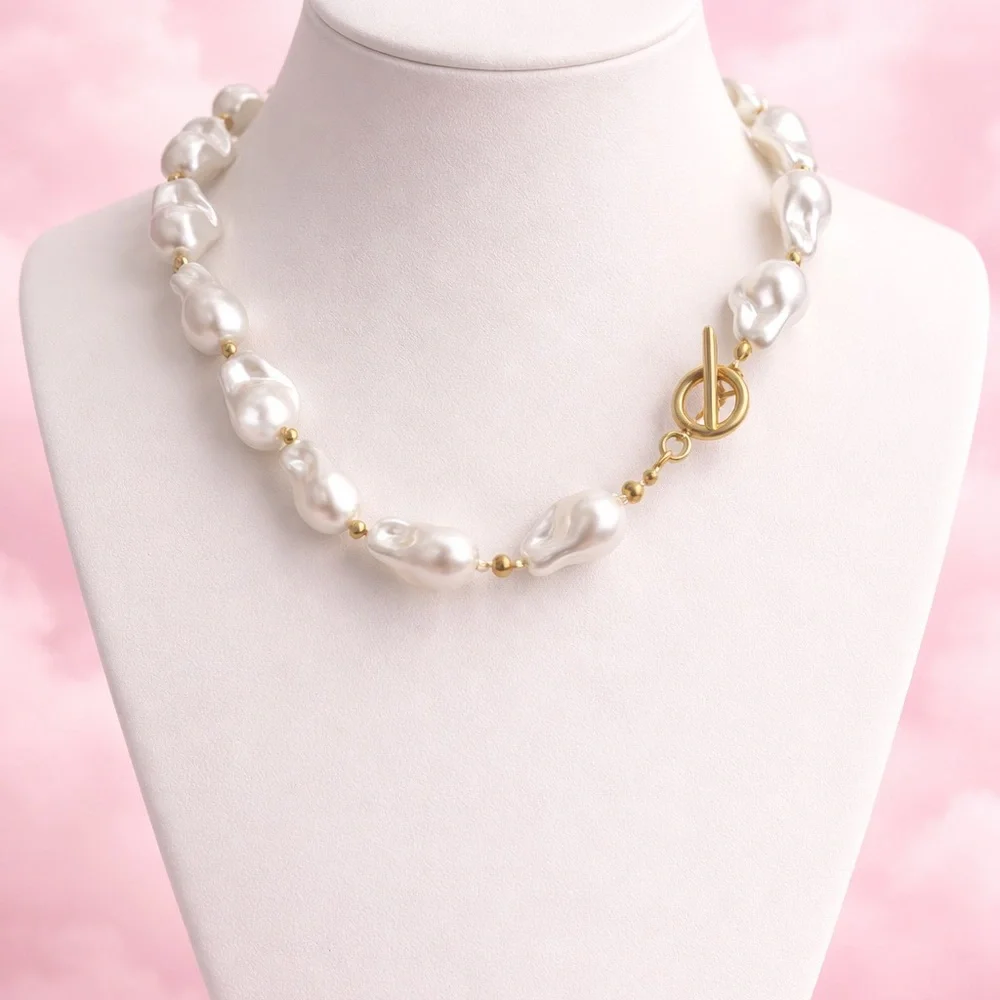 Baroque Pearl and Gold Necklace - Picture 5 of 6